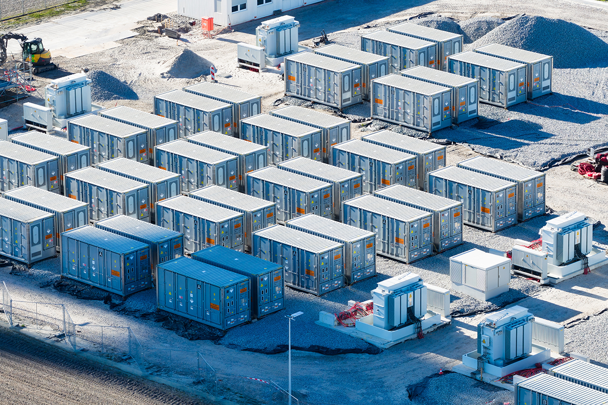 Commercial Battery Storage: Reducing Energy Costs for Businesses